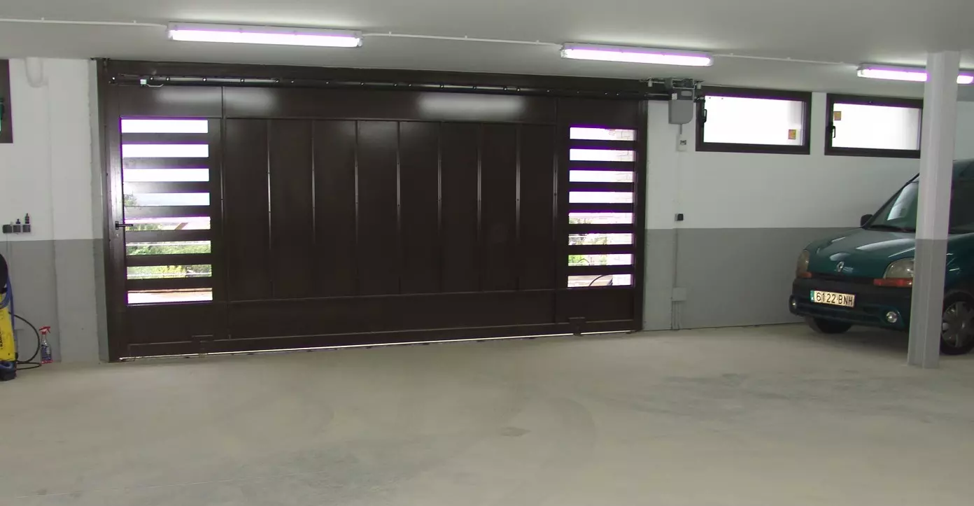 Puertas correderas garaje Almería